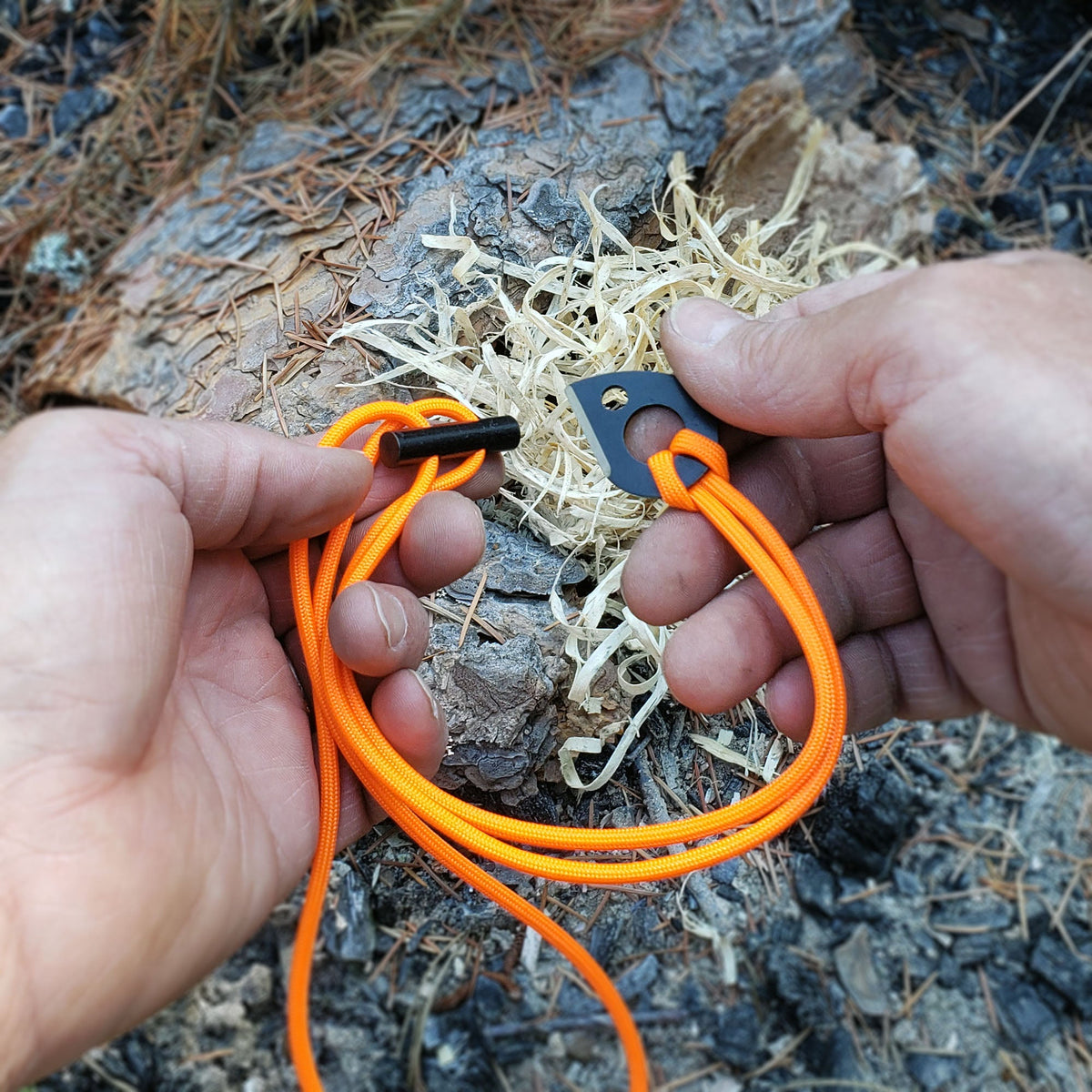 Emergency Fire Starter Necklace - Lightweight Mini Ferro Rod with Steel Claw Striker & Neck Lanyard